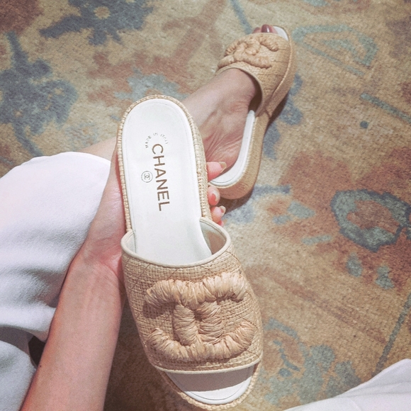 Chanel💯19P CC Logo Platform Mules Sandals 39/8.5 - Picture 5 of 10